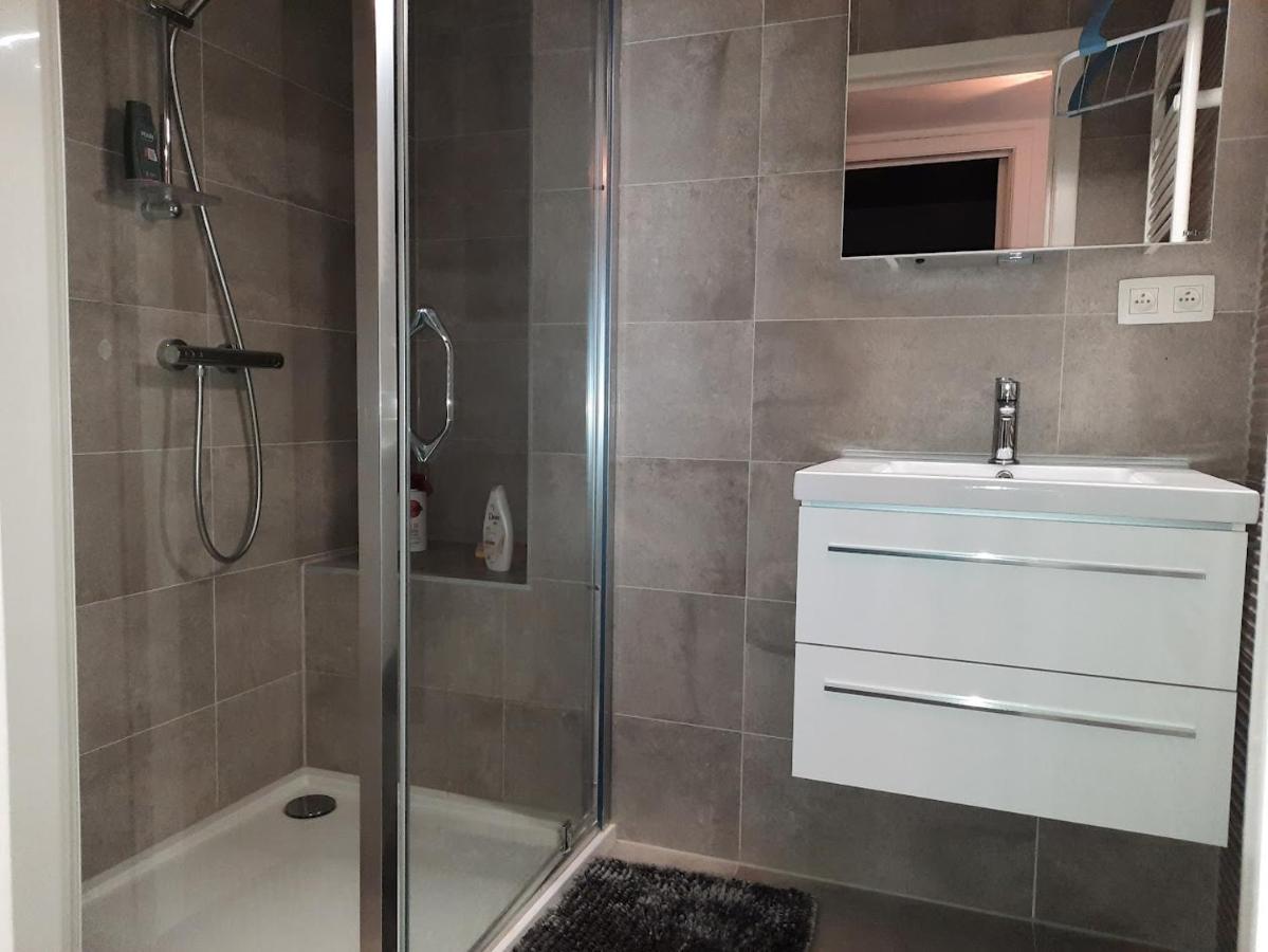 Comme Chez Soi: Central Apartment with Free Parking Ostend Exterior photo