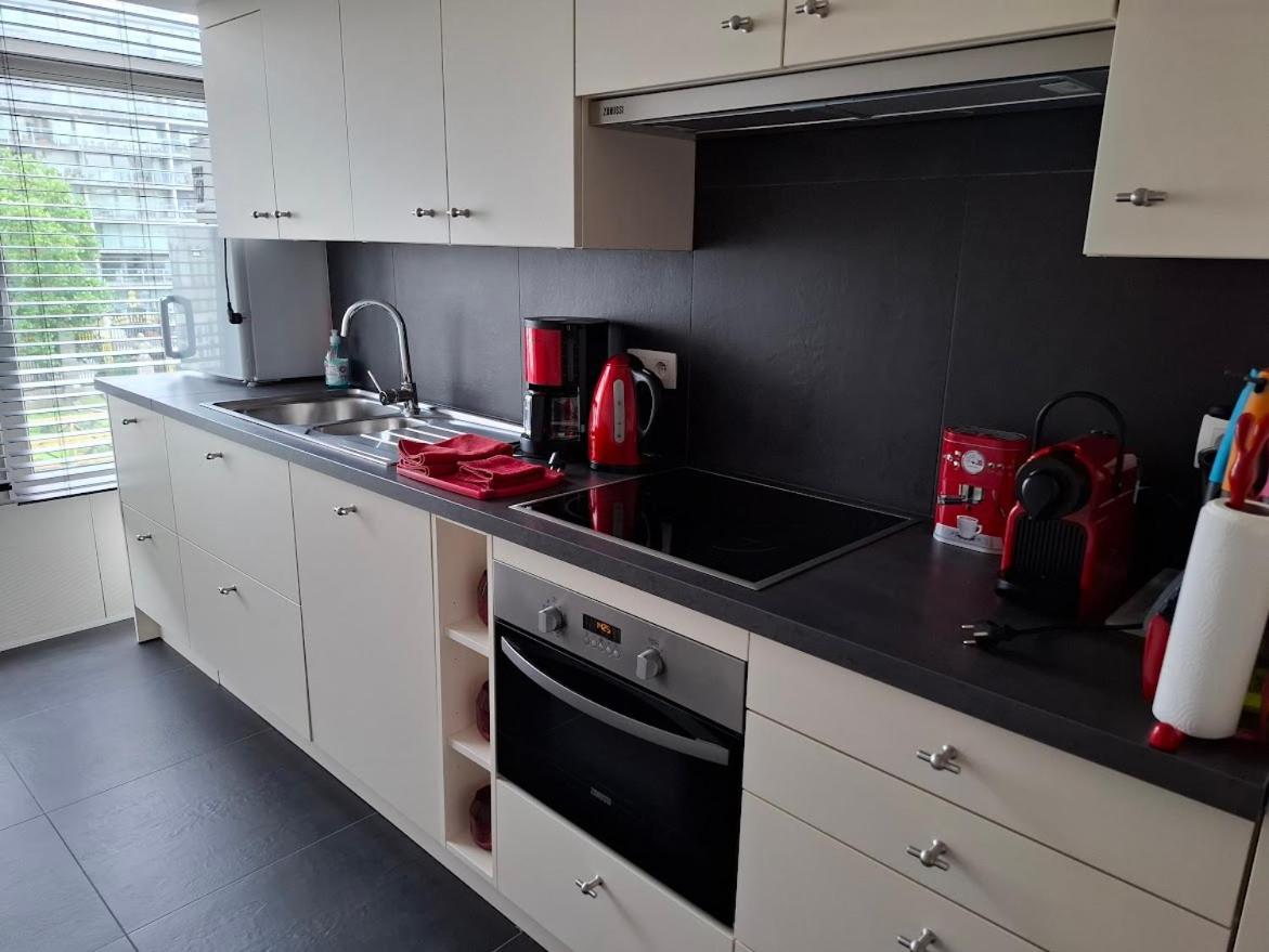 Comme Chez Soi: Central Apartment with Free Parking Ostend Exterior photo